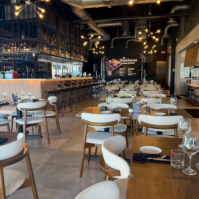 Casual & Comfortable Dining